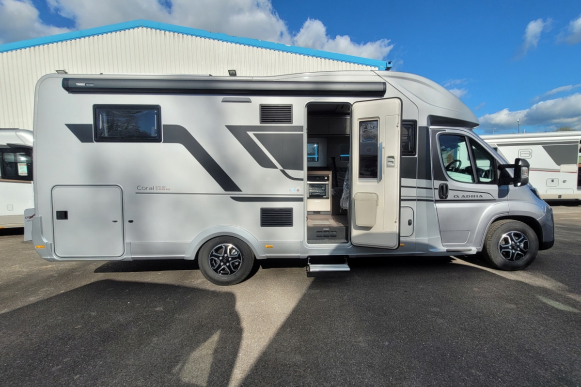 76B3CA 03 Adria CoralSupreme670DC TMC48864