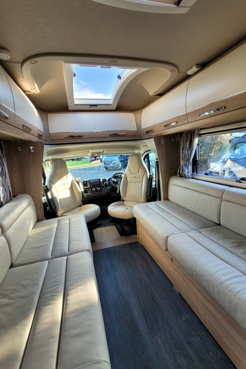 2A1F352 14 Autotrail Comanche WG25MFP