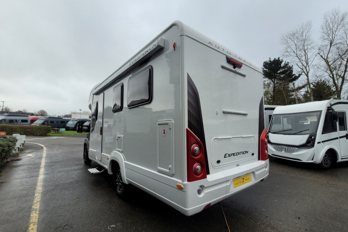 2B0846A 05 Autotrail ExpeditionC71 SMC15779