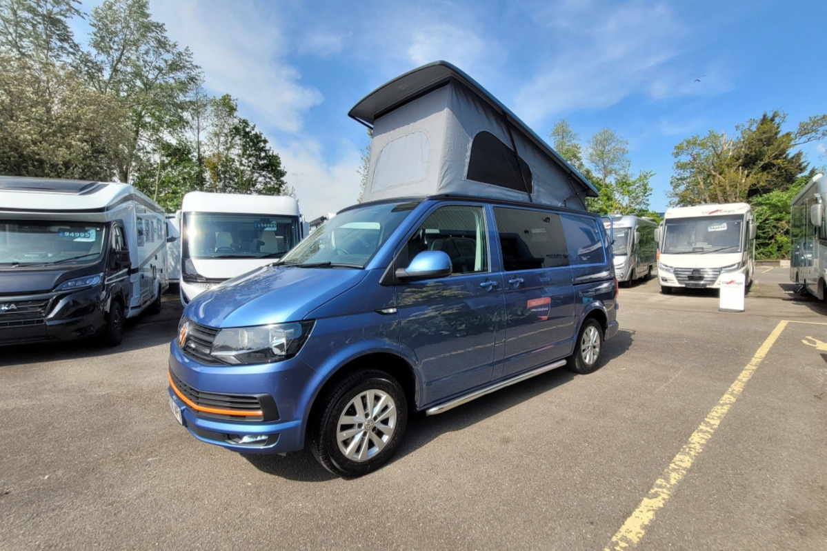 77D312 05 Volkswagen FunkyDubz MT66NPV
