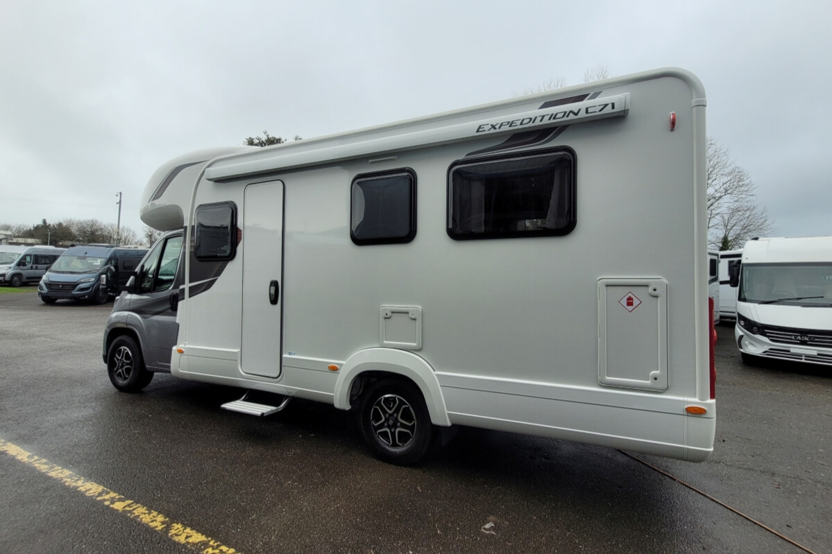 2B0846A 06 Autotrail ExpeditionC71 SMC15779