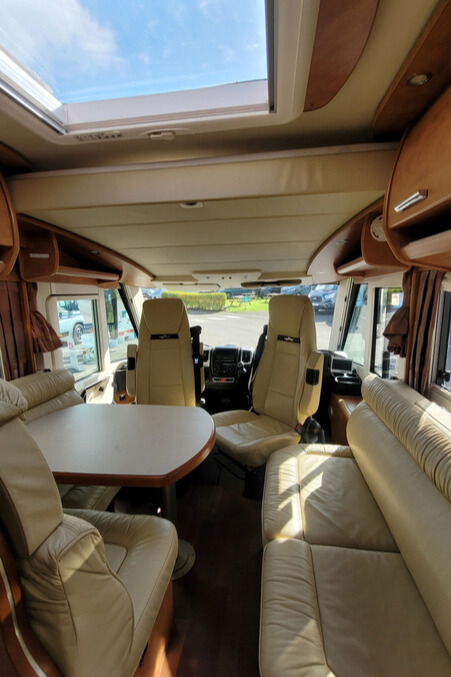 77547E 08 Carthago ChicCLineXL5.8 YN15BCO