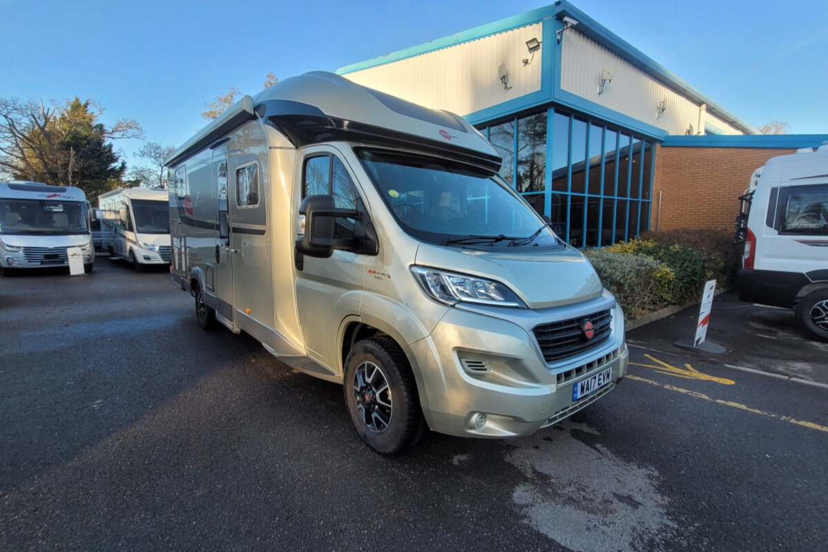 29492AE 01 Burstner IxeoIT728G WA17EVM