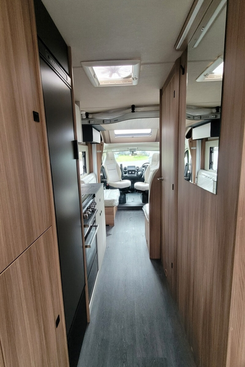 2931126 25 Autotrail Imala736 SMC16154