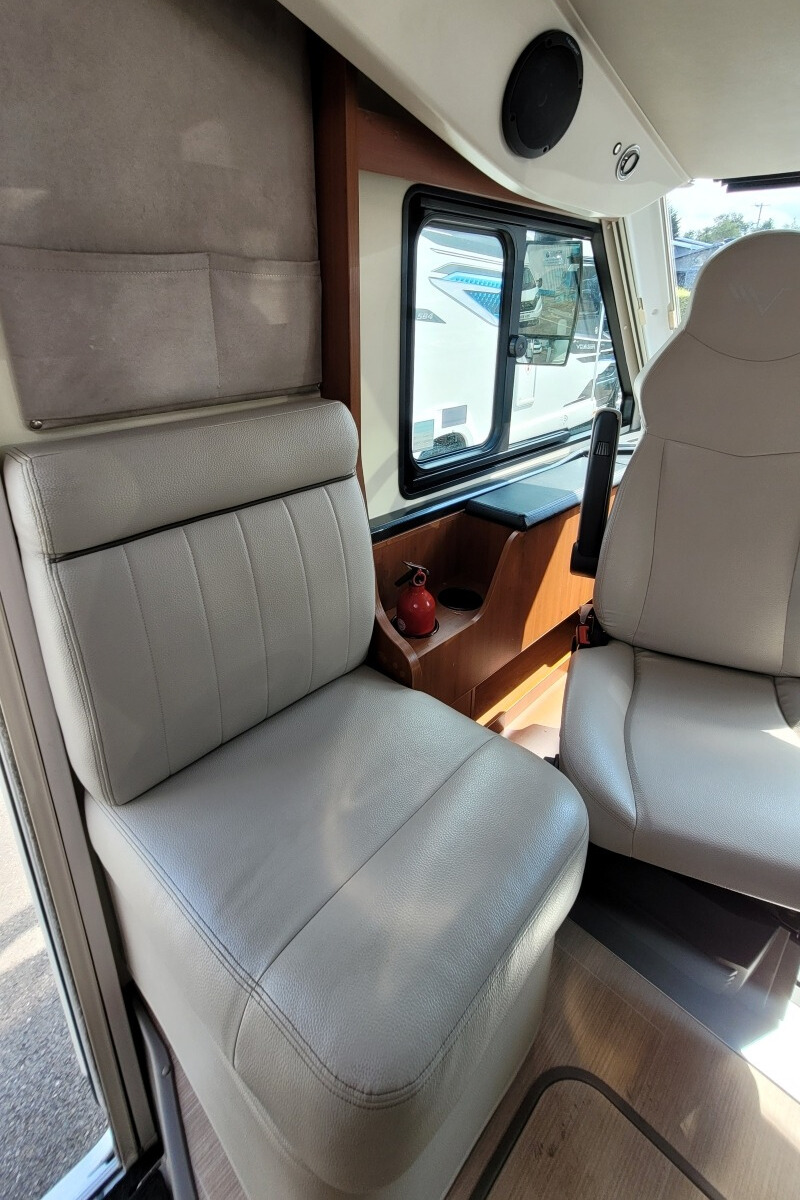 75B142 10 Mobilvetta KYacht85 PE68FPC